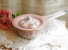 画像1: ピンクのぼかし花柄蓋つき片手鍋 (1)