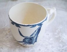 画像3: ブルー系お花柄陶器の小さなカップ (3)