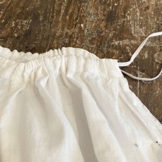画像11: お花のホワイト刺繍  綿ローンペチコート (11)