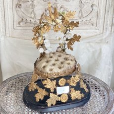 画像1: グローブ・ド・マリアージュ　メタルゴールド装飾・陶器の花の装飾の台座 (1)