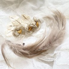 画像1: 羽とシルバーの布花セット (1)