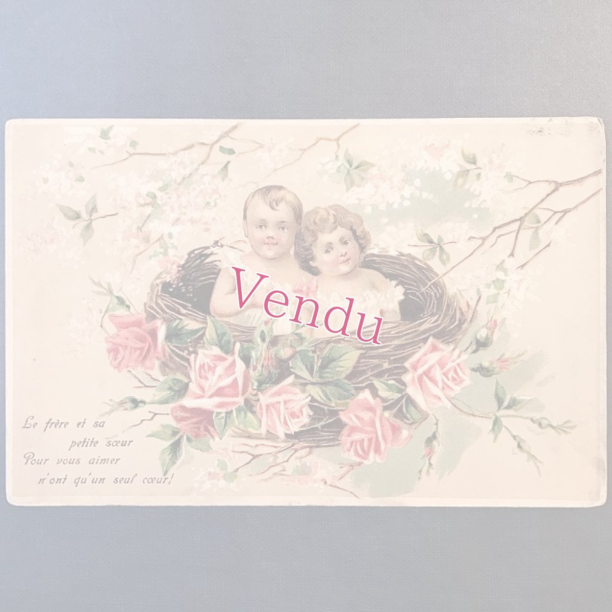 画像1: 2人の兄妹と薔薇籠 エンボス加工のポストカード (1)