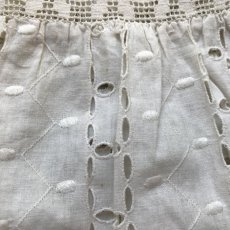 画像7: 綿のカットワークベビードレス (7)