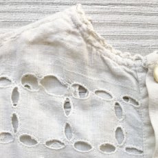画像11: 綿のカットワークベビードレス (11)