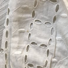 画像13: 綿のカットワークベビードレス (13)