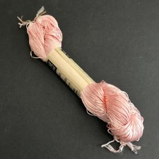 画像4: ピンクのレーヨン糸 (4)