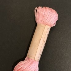 画像4: ピンクのシルク糸 (4)