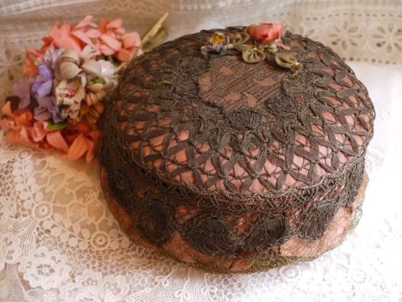 ロココモチーフ付きメタルレースの小物入れ - Torico-lore