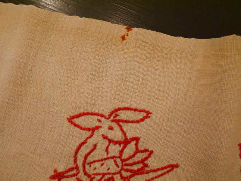 アンティークフランス 菫♧三つ葉装飾 アップリケのレッドワーク刺繍