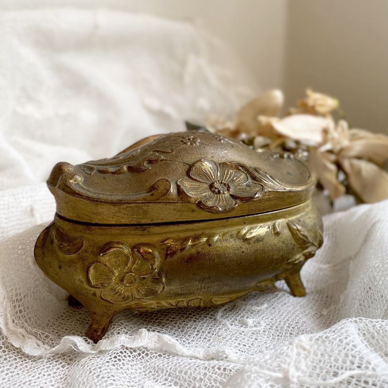 アールヌーボーな花模様 コフレアビジュー Torico Lore