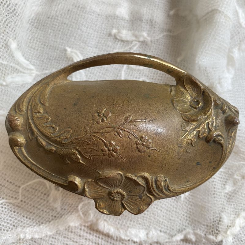 アールヌーボーな花模様 コフレアビジュー Torico Lore