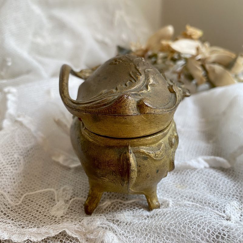 アールヌーボーな花模様 コフレアビジュー Torico Lore