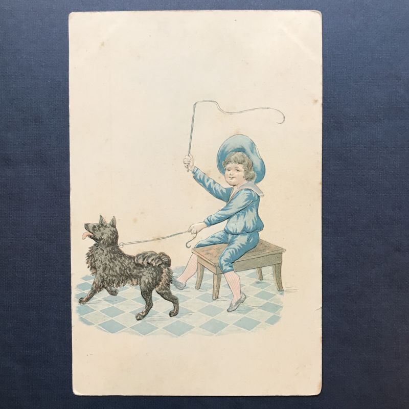 画像1: 犬と遊ぶ少年のポストカード (1)