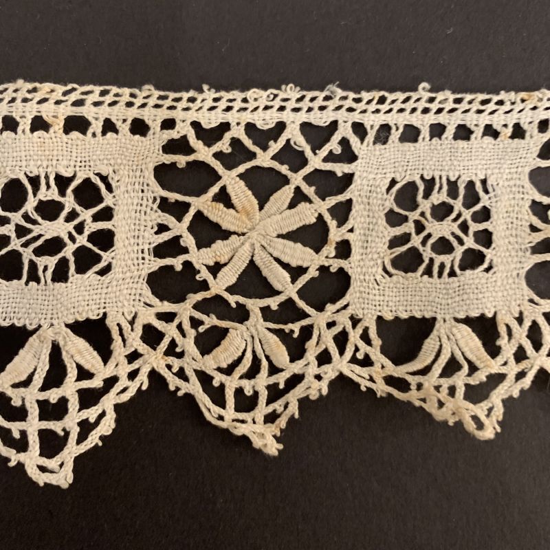 アンティーク 1880年頃 ミラネーゼレース 飛ぶ鳥 ボビン編リネン